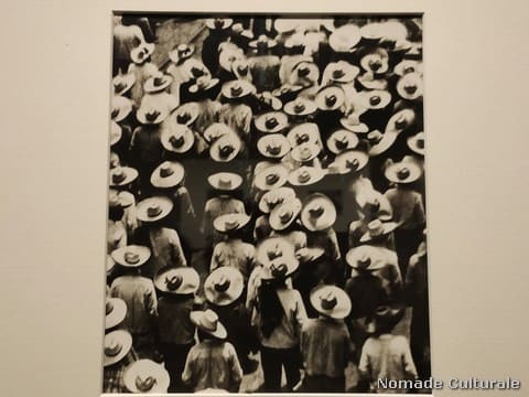 Tina Modotti, Campesinos alla parata del Primo Maggio, Messico 1926